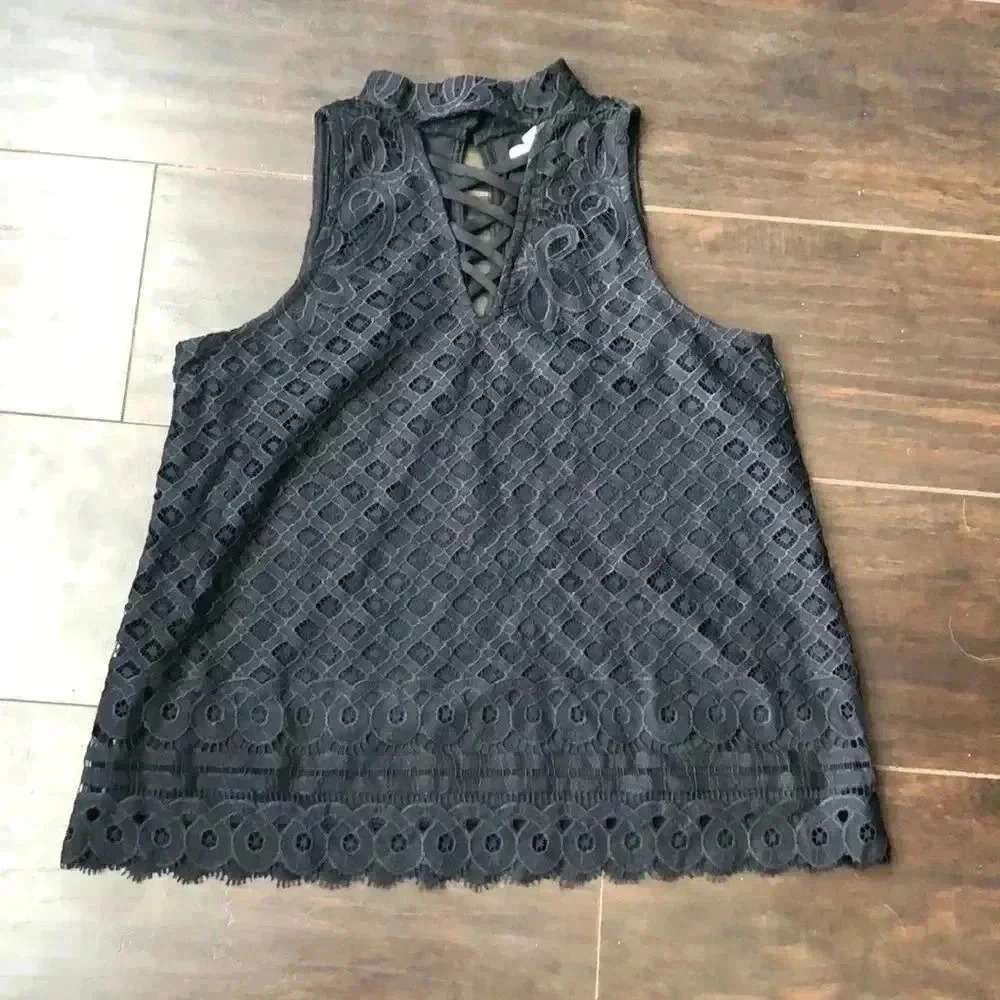 🌼4/$30🌼LOVE,  Fire | Black lace high neck sleeveless tank